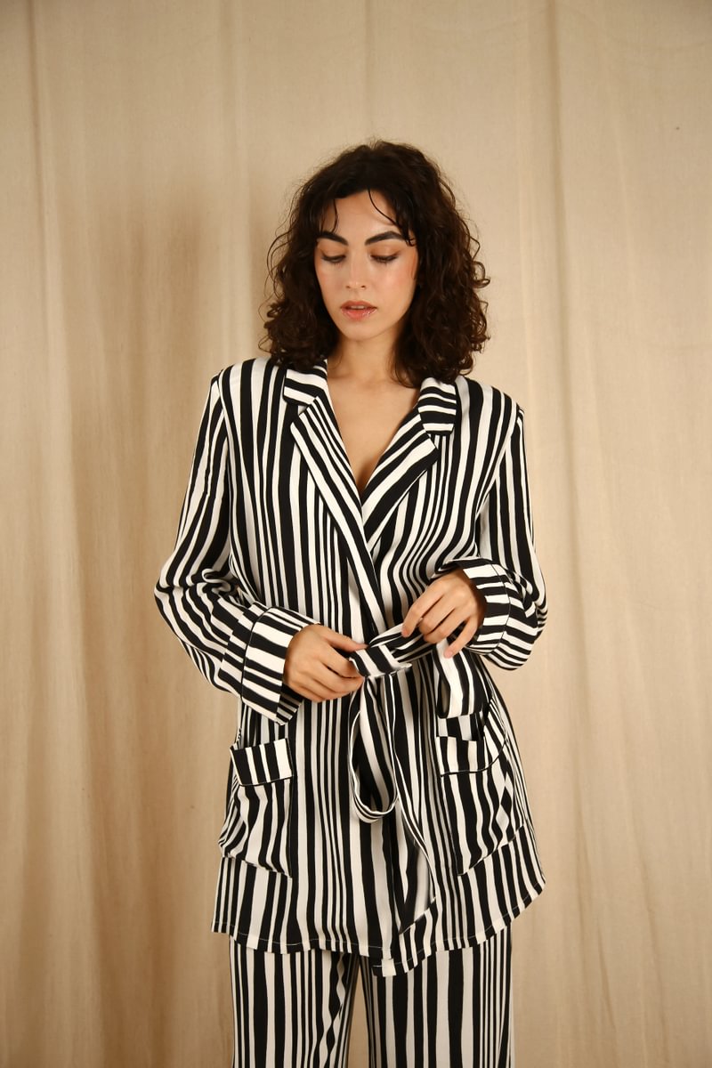 Pamela Smoking Suit Mono Stripe