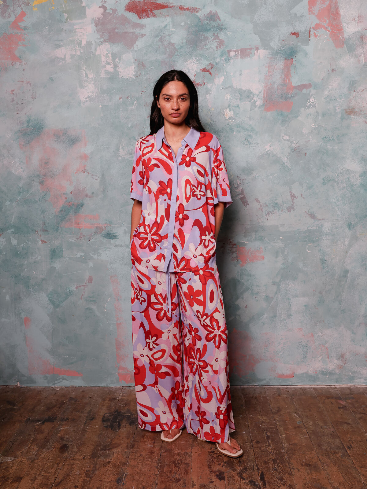 Antibes red floral set