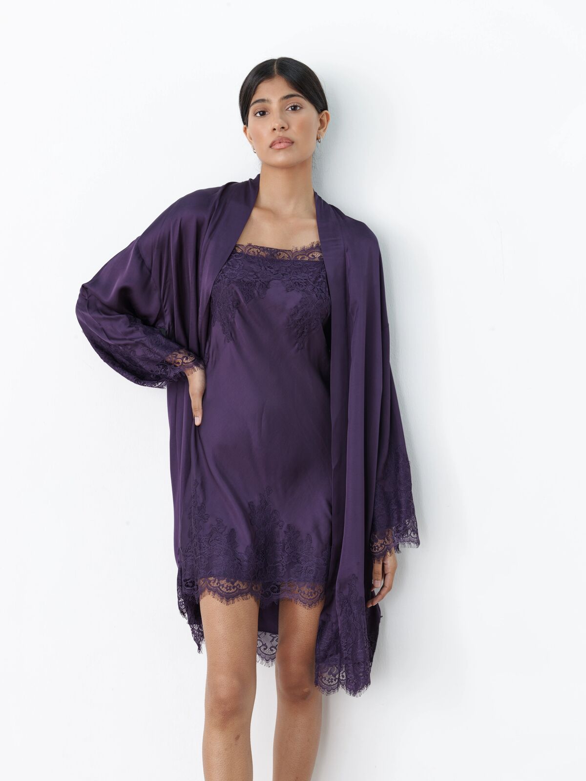 Venice lace robe purple