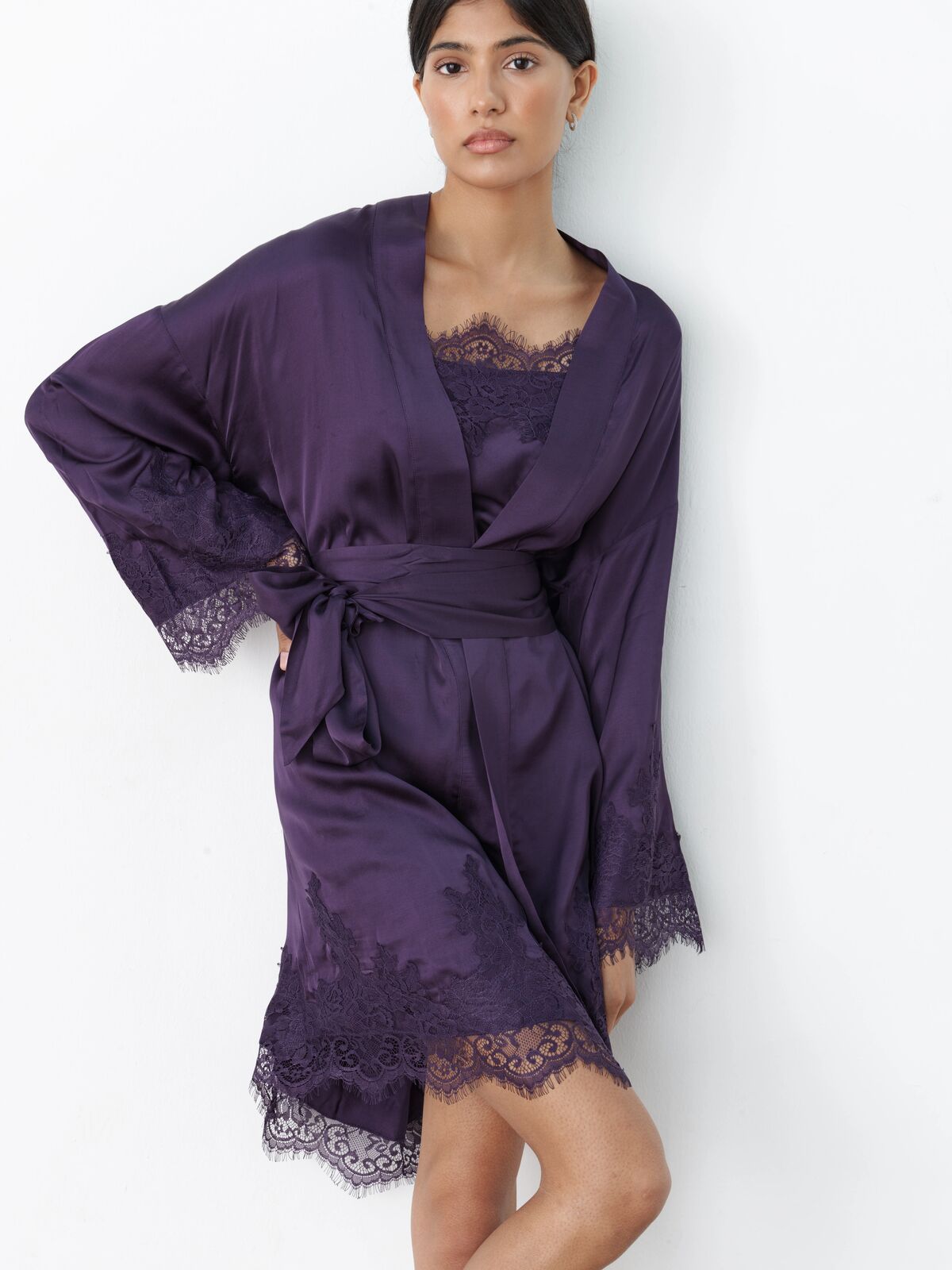 Venice lace robe purple